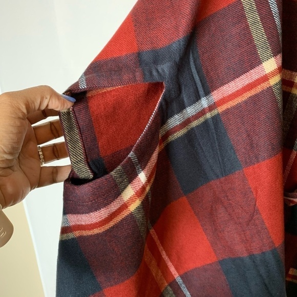 Grace & Lace Poncho - Picture 4 of 9